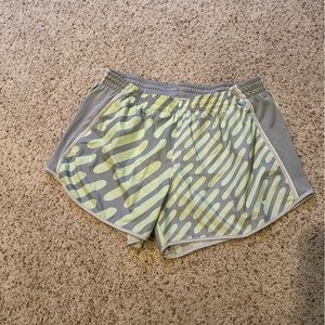 Nike - tempo shorts size Large